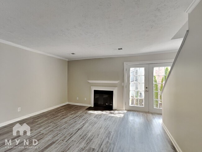 Building Photo - 461 Claircrest Dr