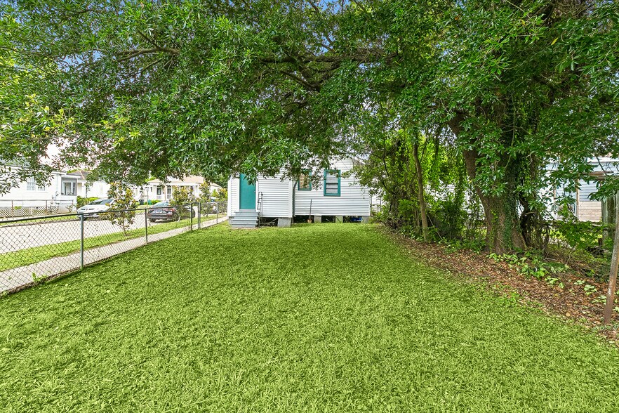 Backyard - 440 Wagner St