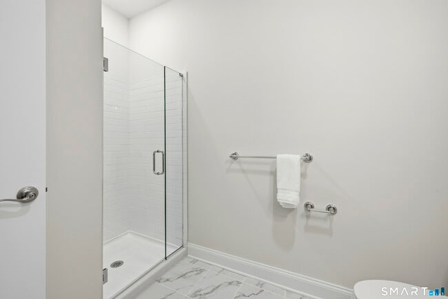 Building Photo - 25 Brentwood Cir