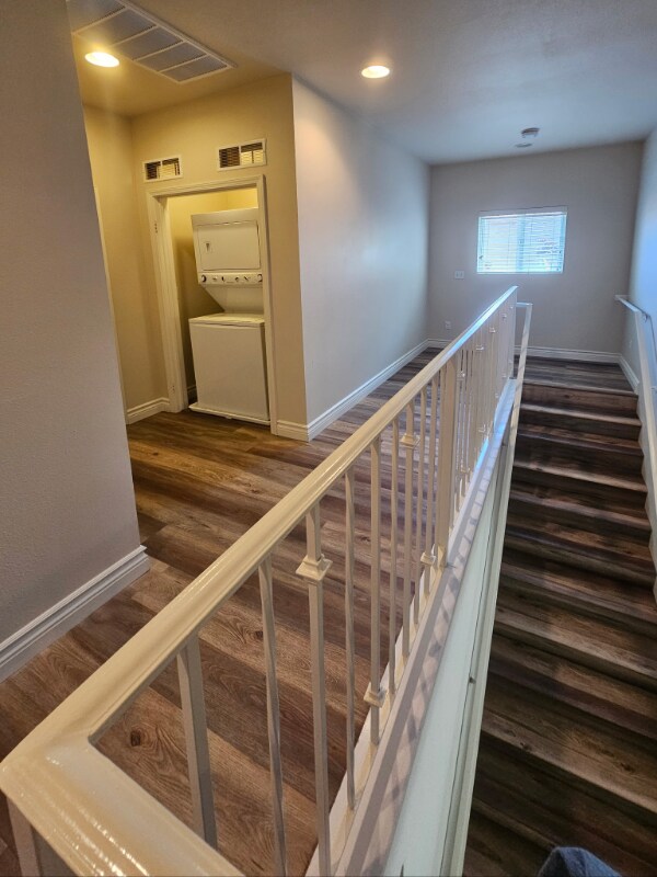 Building Photo - 7124 Farralone Ave