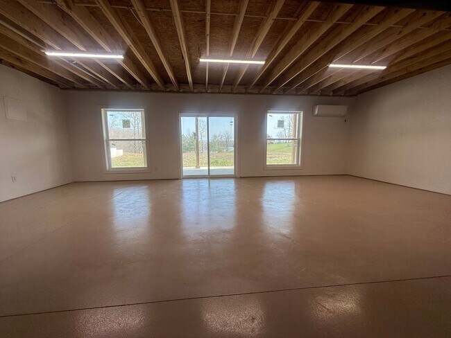 Building Photo - 631 Imogene Dr