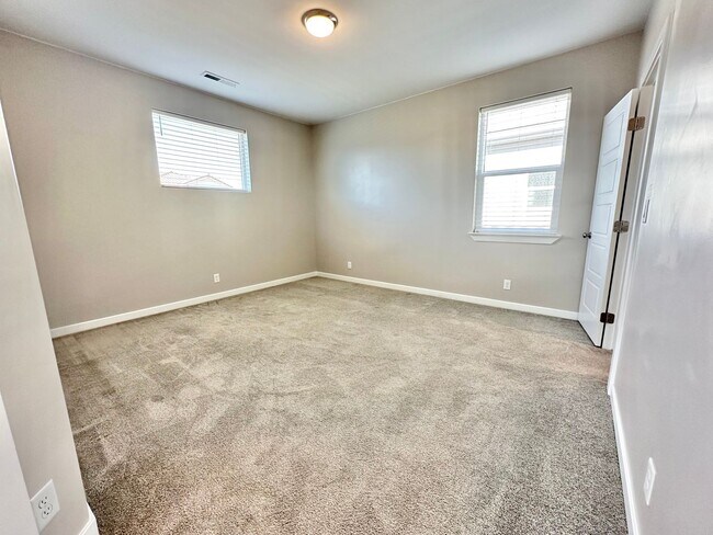 Building Photo - 797 Red Marble Ln