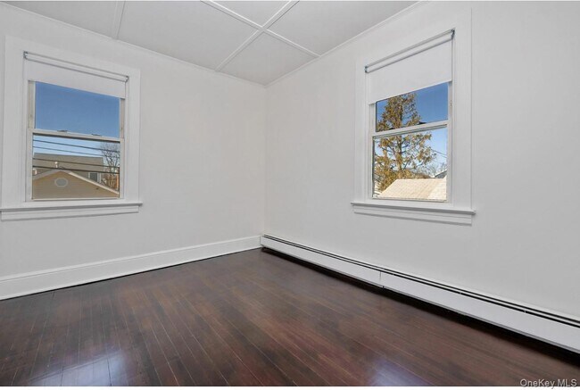 Building Photo - 5 Warren Ave