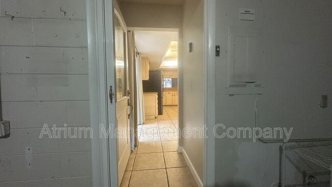 Building Photo - 1532 N Carolwood Blvd