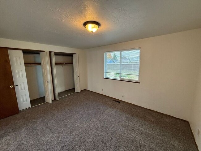 Building Photo - 2907 Moraga Ave SE