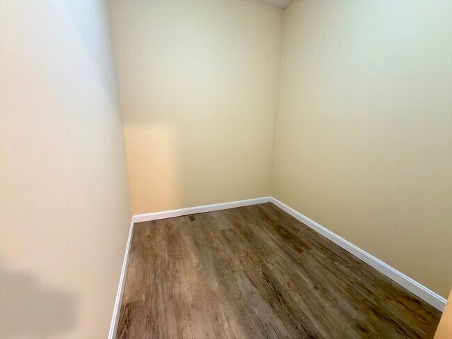 Building Photo - 90 Vernon St