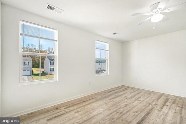 Building Photo - 105 Harper Ln