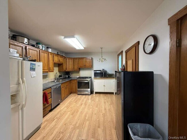 Building Photo - 24 Mountain Ave