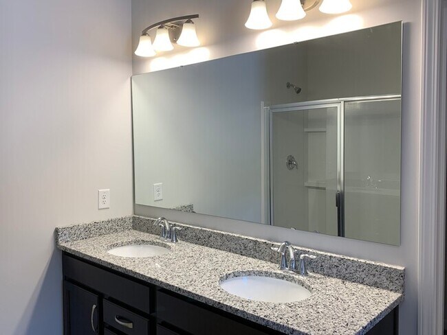 Building Photo - 5712 Oakgate Dr