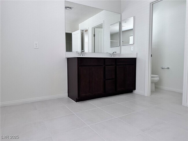 Building Photo - 3634 Cameri Ave