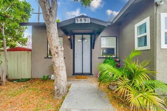 Building Photo - 3891 Superba St