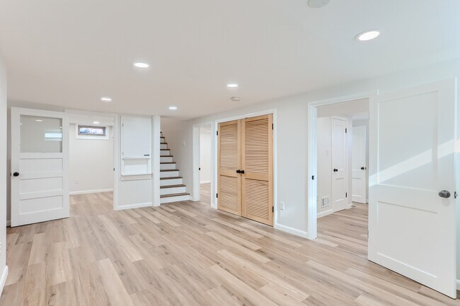 Building Photo - 3264 Niagara St