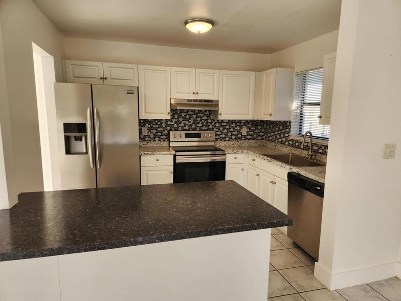 Kitchen - 517 Dotterel Rd