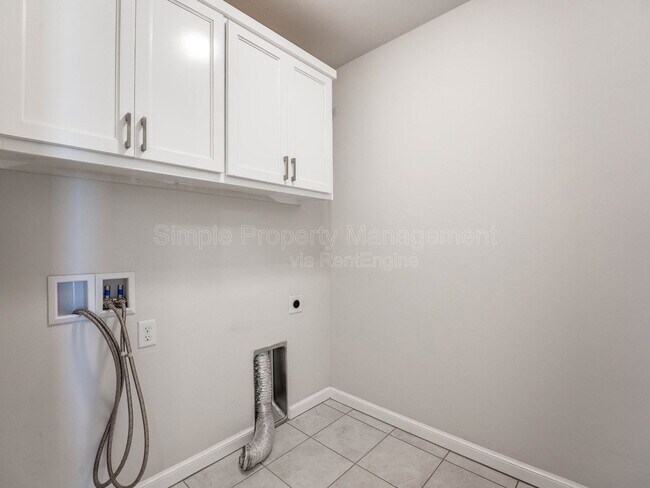 Building Photo - 608 Blue Fish Ct