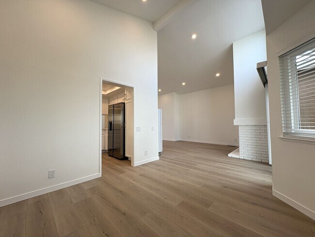 Building Photo - 3532 Rollingside Dr