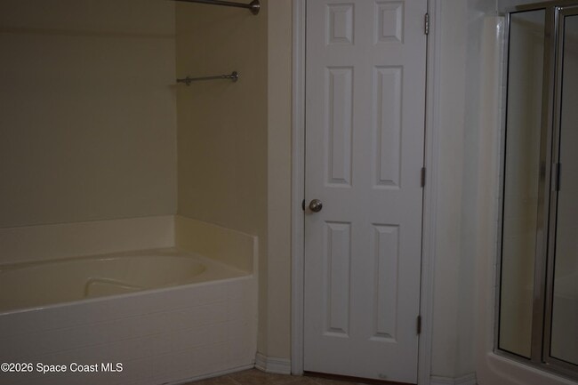 Building Photo - 241 Paquita Cir