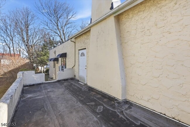 Building Photo - 283 Pasadena Ave