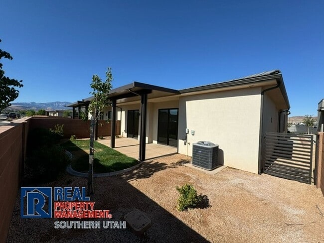 Building Photo - Woodland Estates Home