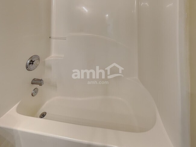 Building Photo - 4928 Alenja Ln