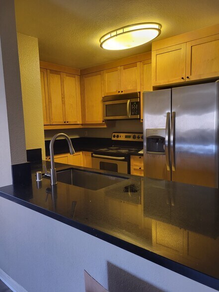 Building Photo - 3520 Lebon Dr