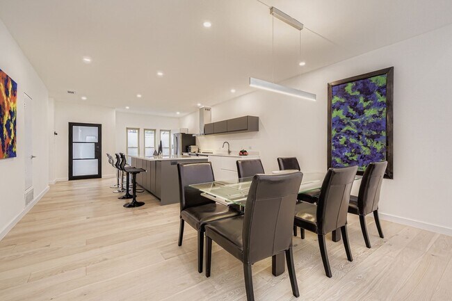 Building Photo - 12364 Montego Plaza