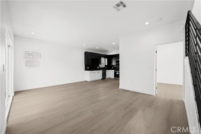 Building Photo - 644 N Boyle Ave