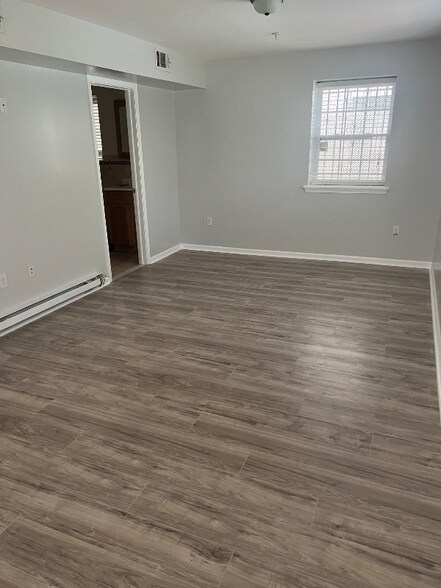 Building Photo - 30 Gillette Pl