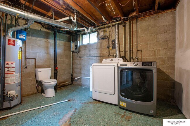 Building Photo - 12111 Miami St