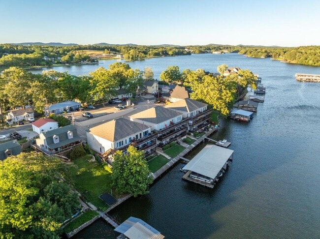 Building Photo - 122 Chambers Point