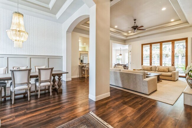 Building Photo - Luxurious Furnished Spanish-Style Home wit...