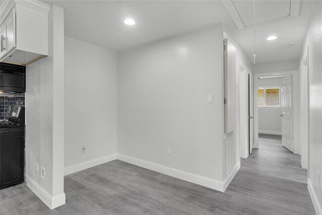 Building Photo - 110 Prune St