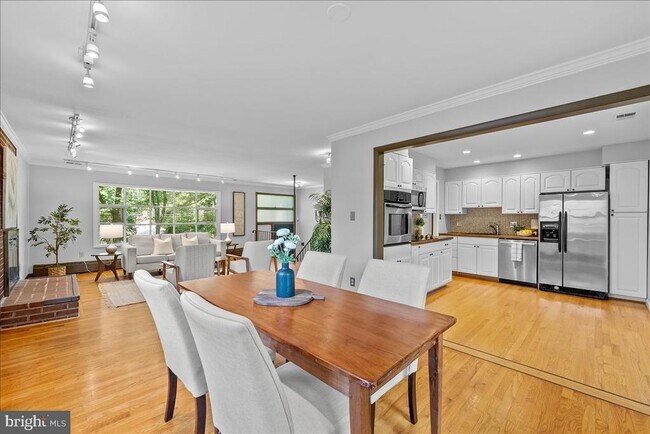 Building Photo - 3035 Hazelton St