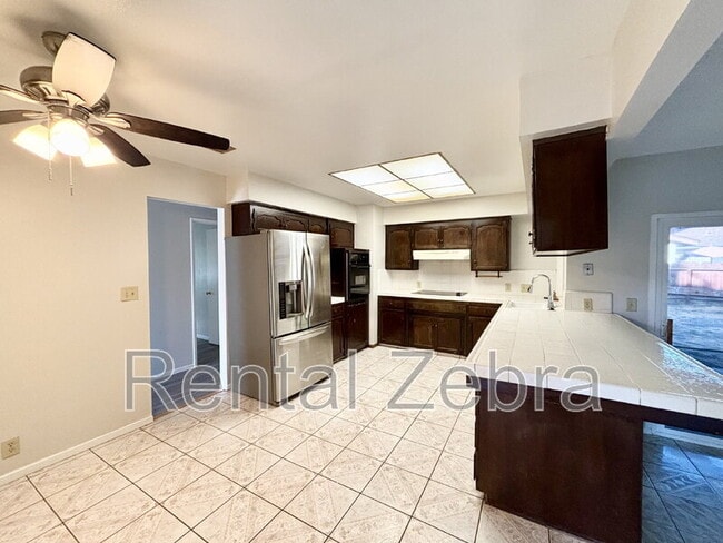Building Photo - 3047 Bedford Dr