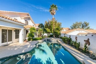 Building Photo - 174 Buena Ct