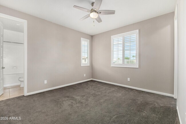 Building Photo - 1527 W Windhaven Ave
