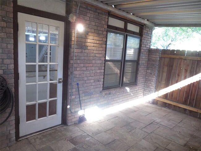 Building Photo - 3501 Greystone Dr
