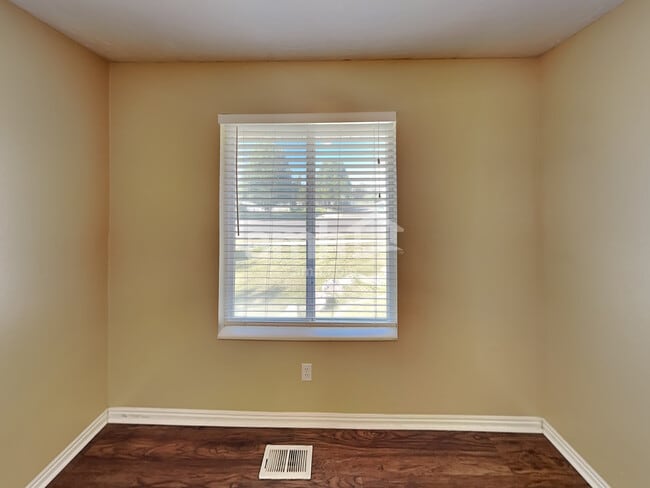 Building Photo - 628 N 540 W