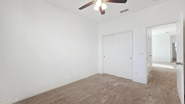 Building Photo - 1006 S 202nd Ln