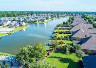 Building Photo - 102 Village Walk