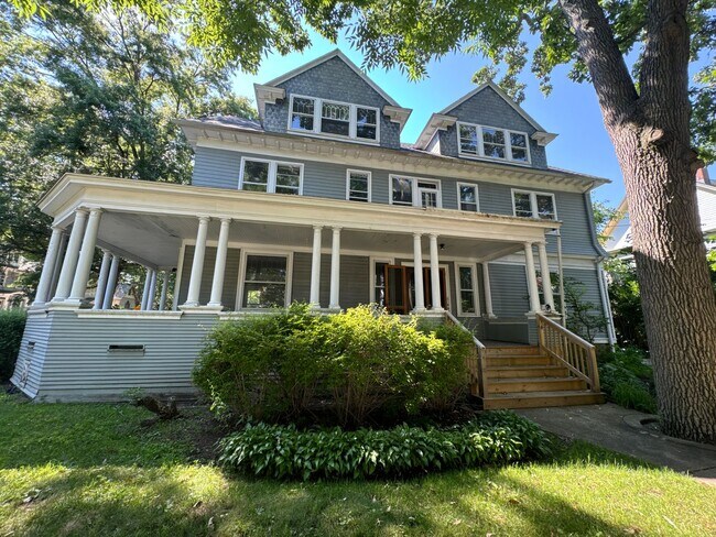 Building Photo - 6 Everit St