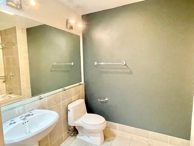 Building Photo - South Beach Contemporary Top Floor New Yor...