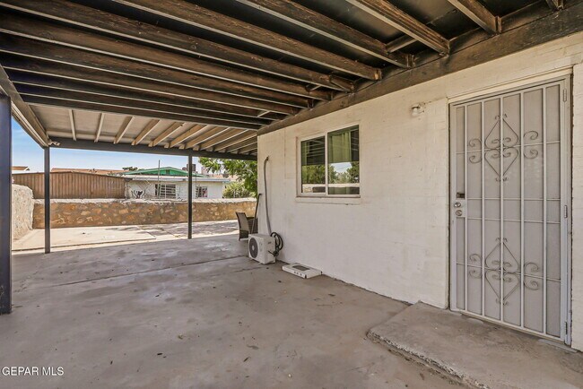 Building Photo - 5912 Delta Dr
