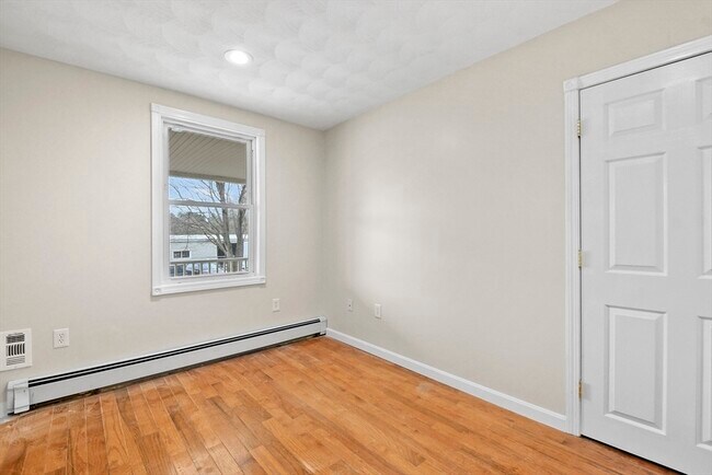 Building Photo - 515 Winthrop St