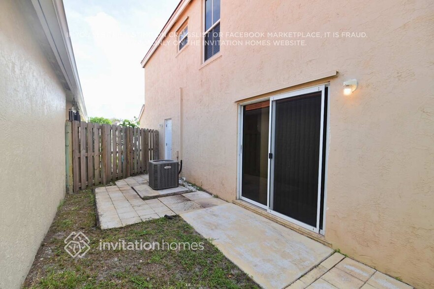 Building Photo - 6269 Seminole Terrace