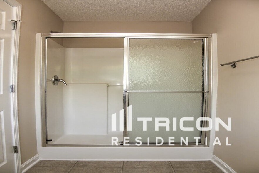 Building Photo - 1693 Bismarck Cir