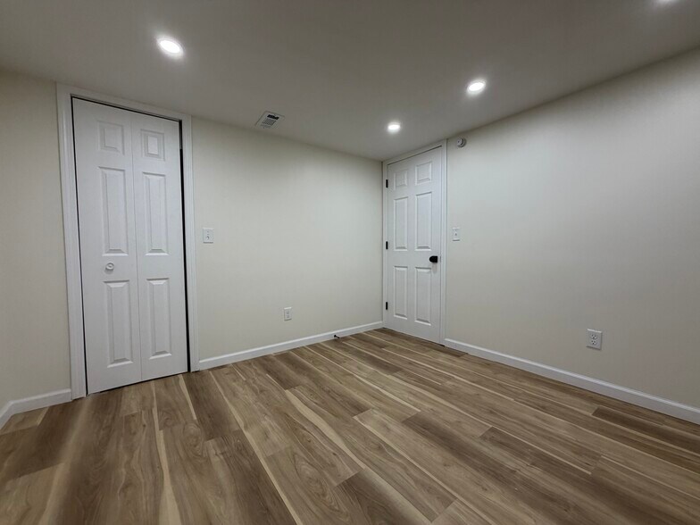 Building Photo - 6714 Blondo St