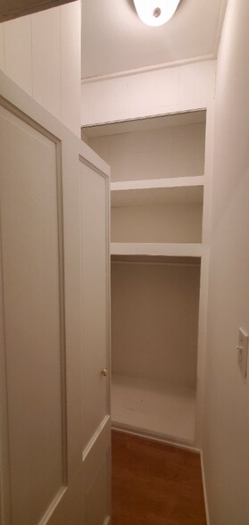 Building Photo - 107 Wilbur St