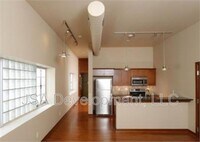 Building Photo - 606 Sycamore St