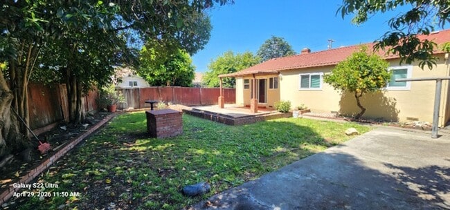 Building Photo - Charming 3 Bedroom 2 Bath Home San Leandro!