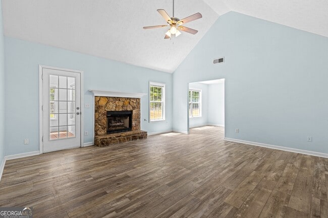 Building Photo - 484 Creek Crossing Ct